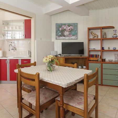 2 Bedroom Stunning Apartment In Kastel Kambelovac Kastela Exterior photo