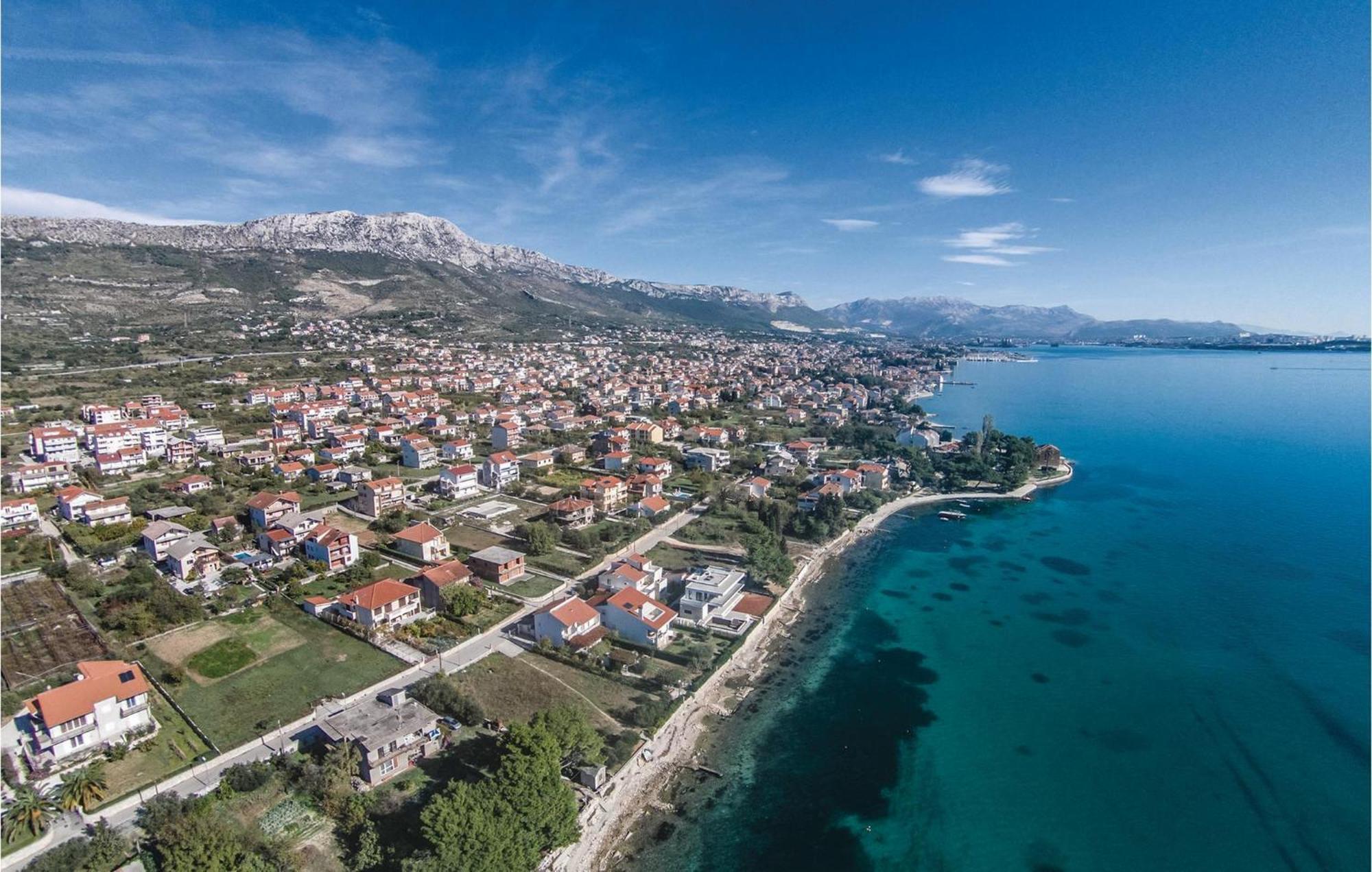 2 Bedroom Stunning Apartment In Kastel Kambelovac Kastela Exterior photo