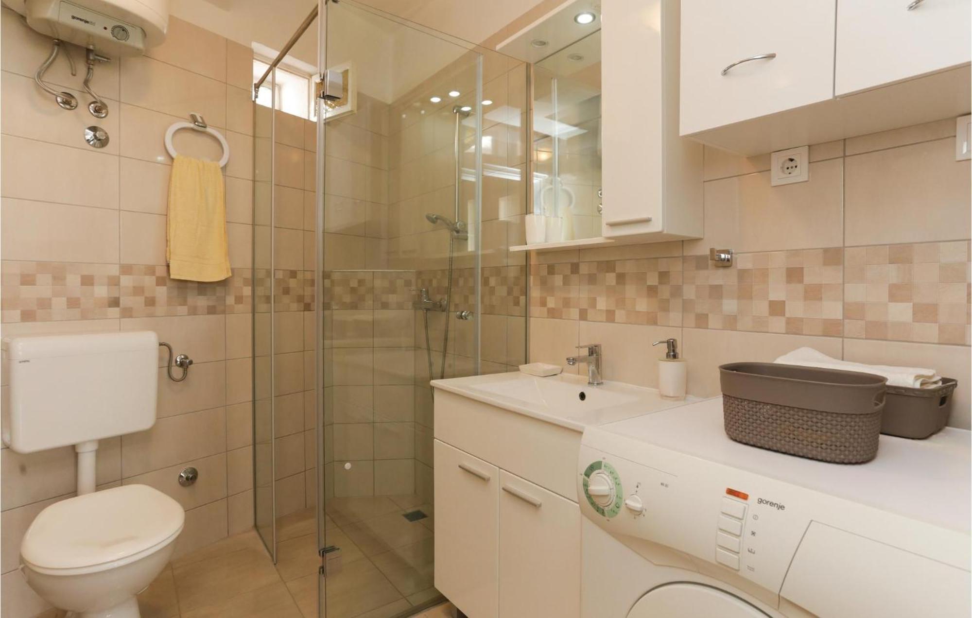 2 Bedroom Stunning Apartment In Kastel Kambelovac Kastela Exterior photo