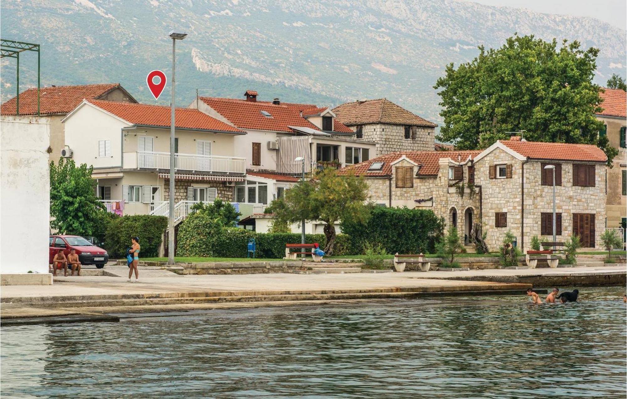 2 Bedroom Stunning Apartment In Kastel Kambelovac Kastela Exterior photo